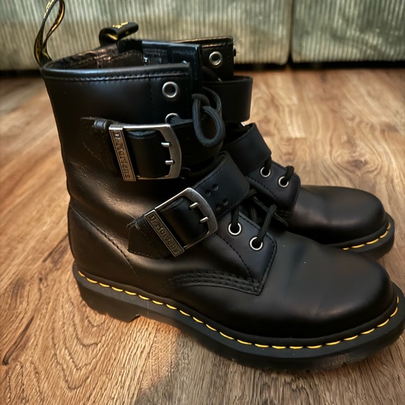 Dr Martens Boots size 7 - Picture 3 of 3